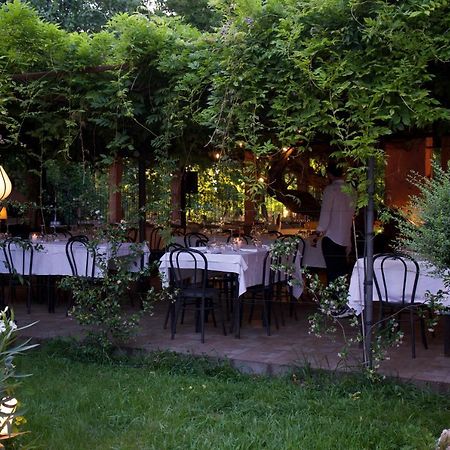 Amare Ristorante Locanda Certosa di Pavia Exteriör bild