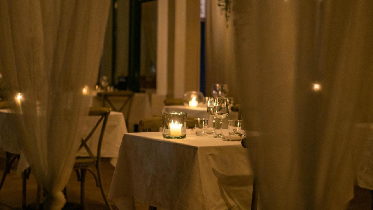 Amare Ristorante Locanda Certosa di Pavia Exteriör bild